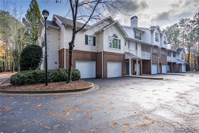 Building Photo - 303 Spring Heights Ln