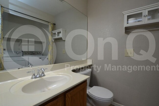 Building Photo - 4671 W Shannon St