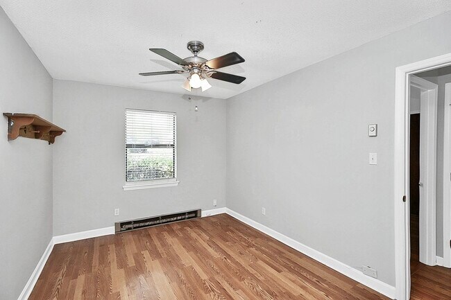 Building Photo - 8428 Clear Meadow Ln