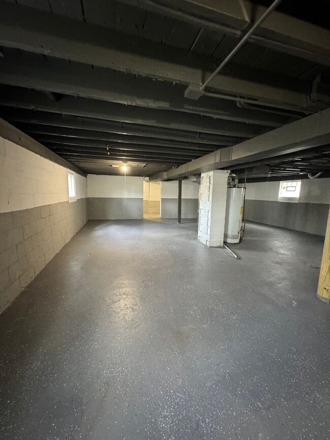 Building Photo - 2 Bedroom 1 Bathroom House in Calumet City...
