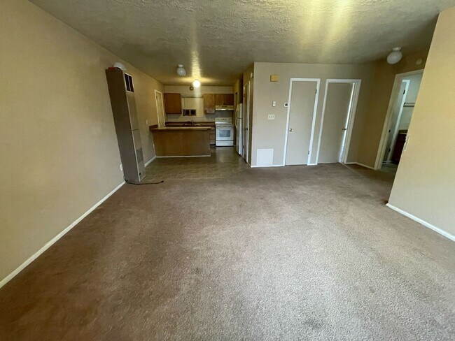 Primary Photo - 383-391 N Wood Cir