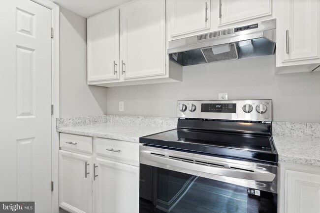 Building Photo - 57 Adams Dr NE