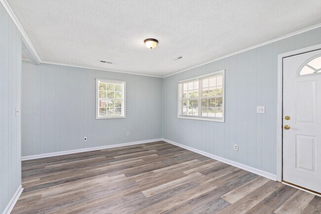 Building Photo - 3640 Lindella Rd