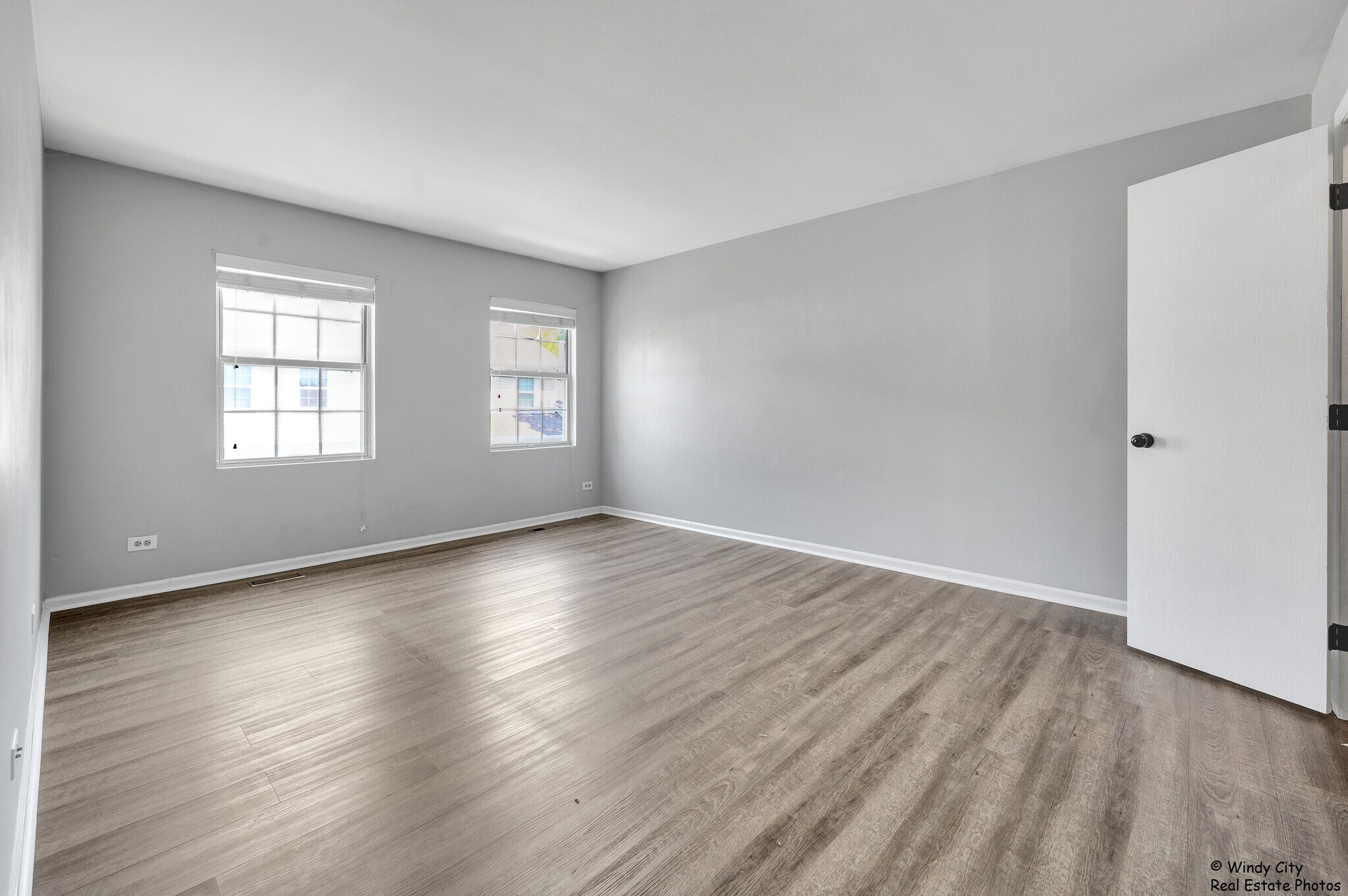 Building Photo - 240 Acorn Dr