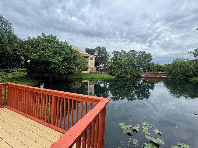 Building Photo - 9999 Summerbreeze Dr