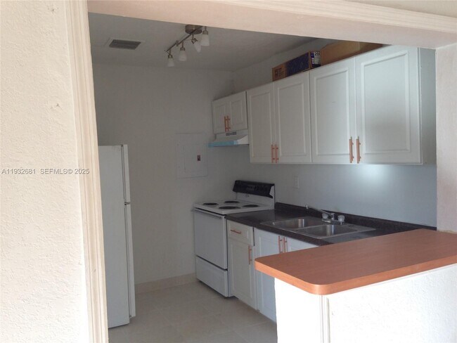 Building Photo - 1480 NW 51st St