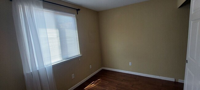 Building Photo - Lovely 1 Bedroom Apartment in the Lettered Streets District