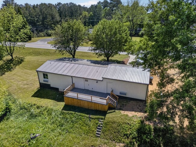 Building Photo - Beautifully Renovated Home in Southside – Prime Location!