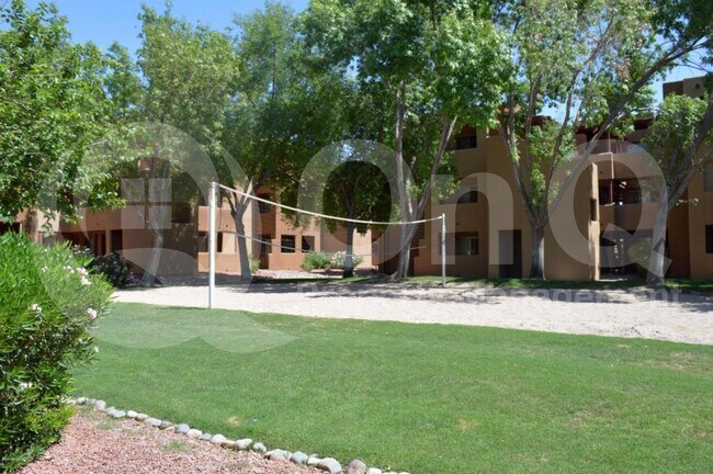 Building Photo - 1810 E Blacklidge Dr