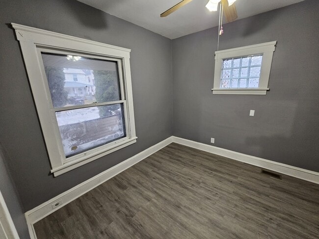 Building Photo - 3433 W 41st St