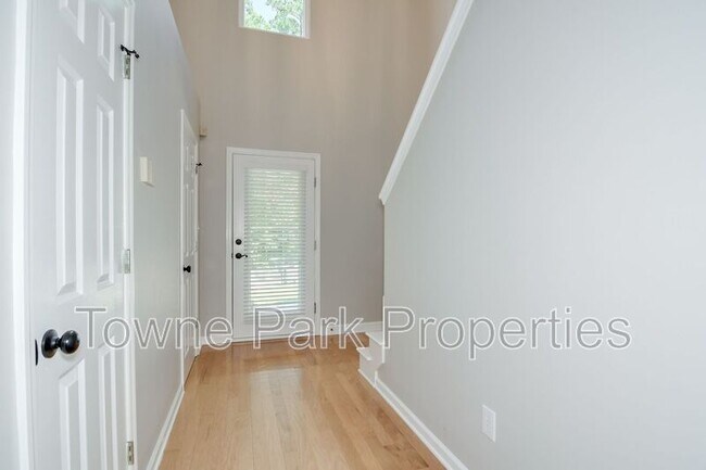 Building Photo - 486 Granite Point