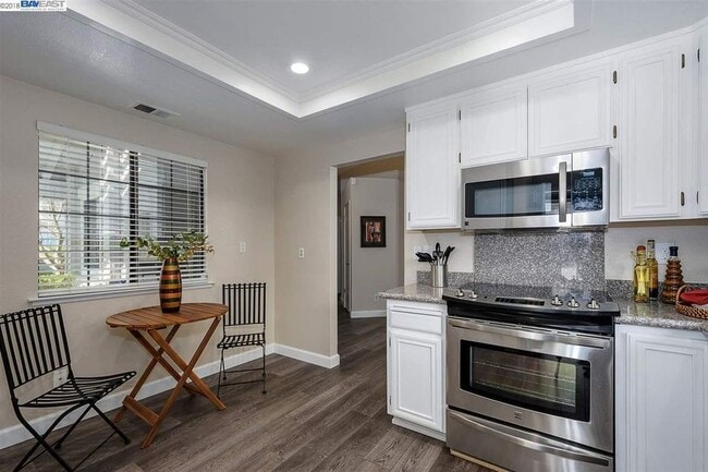 Building Photo - Beautiful Two Bedroom Home in Pleasanton