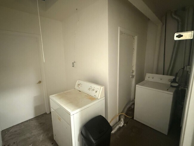 Building Photo - 4020 San Pablo Dam Rd