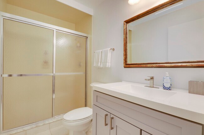 Building Photo - 5740 SE Winged Foot Dr