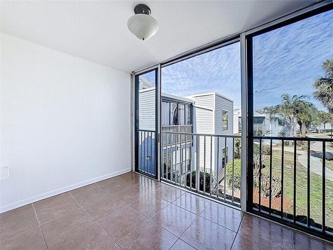 Building Photo - 3923 Atrium Dr