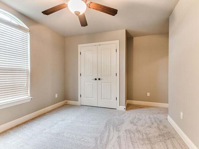 Building Photo - 4817 Arbuckle Dr