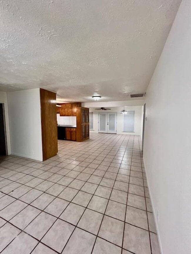 Building Photo - Westwood Subdivision / Rockdale, TX / 4 bedrooms / One Story