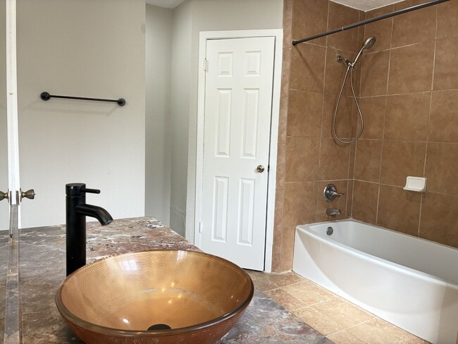 Building Photo - For Lease | 3 Bed, 2 Bath | 1,448 Sq Ft | Cypress Meadow Community |