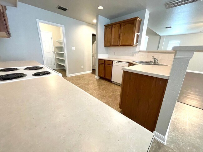 Building Photo - 10814 Gallop Falls