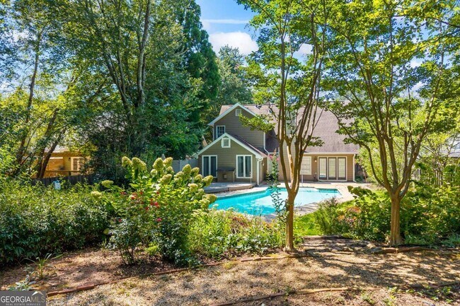 Building Photo - 1249 McLendon Dr