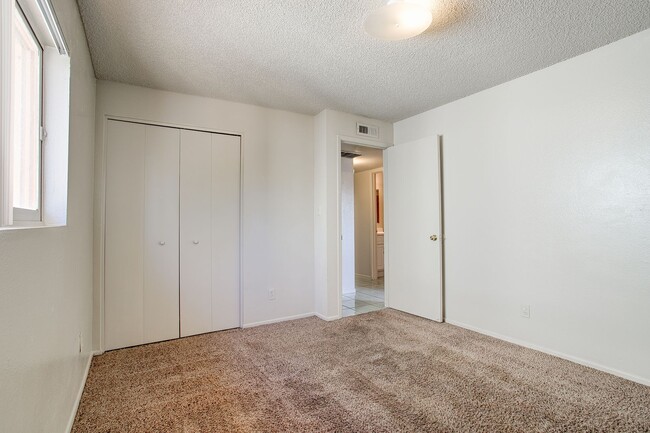 Building Photo - 7850 E Glenrosa Ave