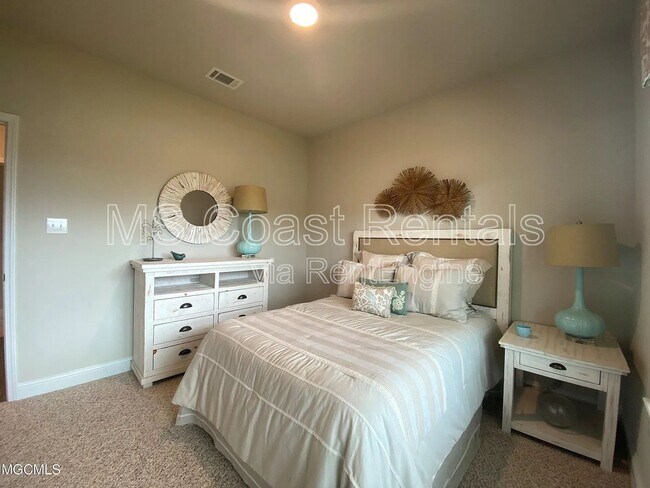 Building Photo - 15610 Lantern Cv
