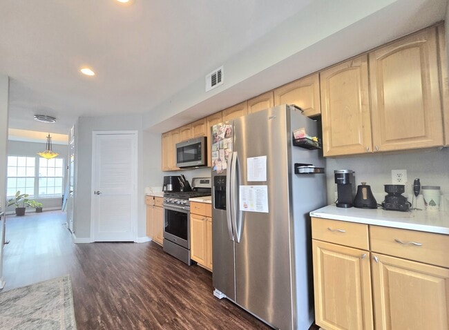 Building Photo - 1604 Post Oak Dr