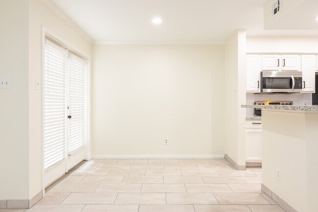 Building Photo - 14600 Fonmeadow Dr