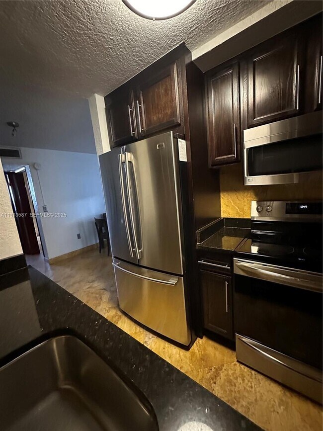 Building Photo - 2465 SW 18th Ave