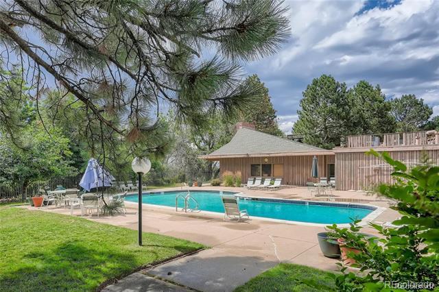 Building Photo - 2525 S Dayton Way