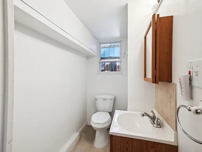 Building Photo - 2609 11th St NW