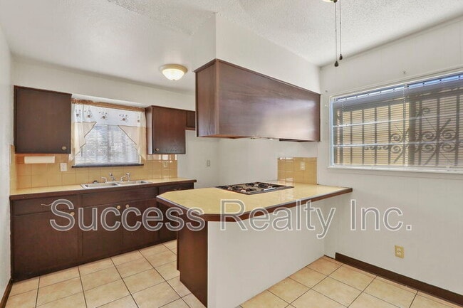 Building Photo - 5440 Viceroy Dr