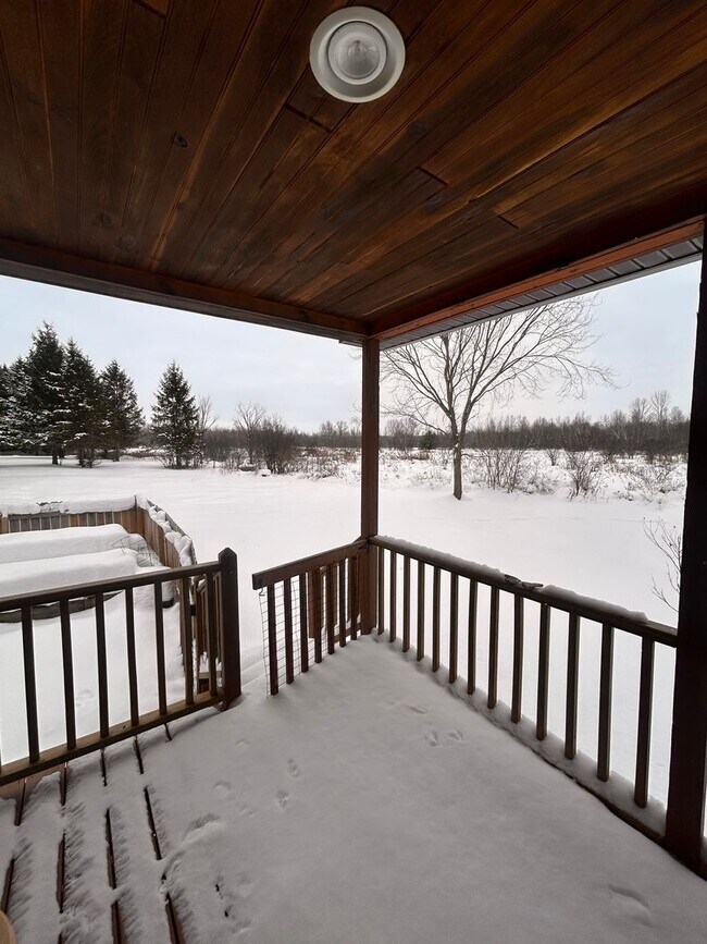 Building Photo - Charming Log Cabin Rental – 3 Bedroom / 2 Bath | Carthage School District