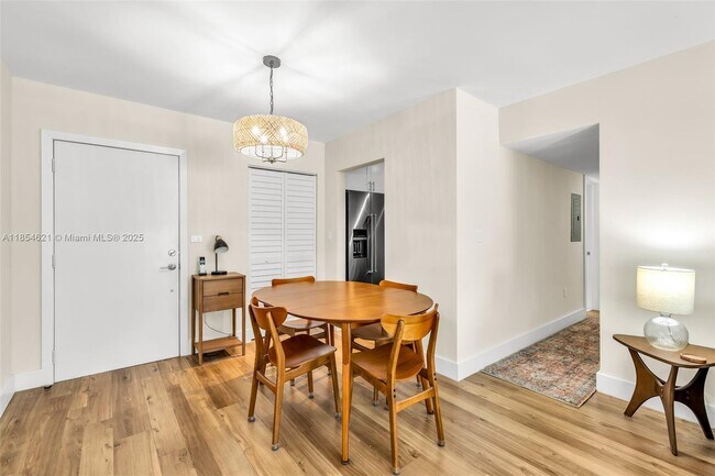 Building Photo - 1150 Madruga Ave