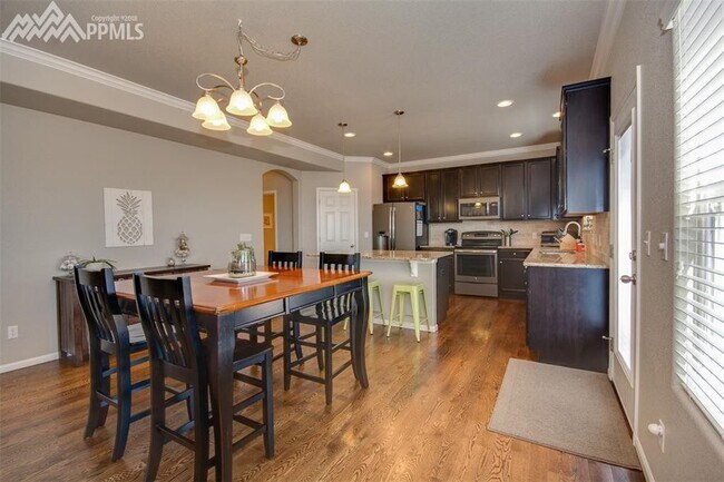 Building Photo - 8288 Hardwood Cir