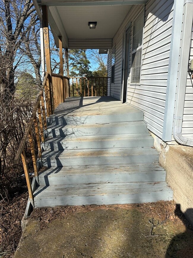 Building Photo - 3 Bedroom, 1 Bathroom Fayetteville Home, Available March 1st!