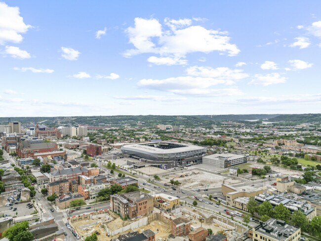 Building Photo - 122 W Elder St