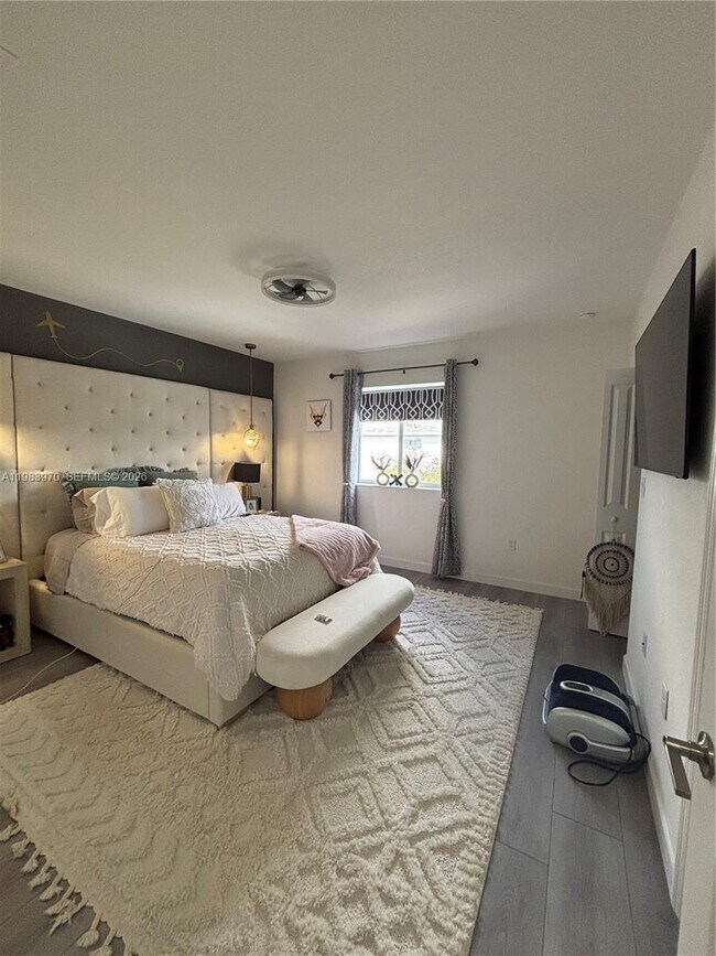 Building Photo - 355 NW 12th Ave