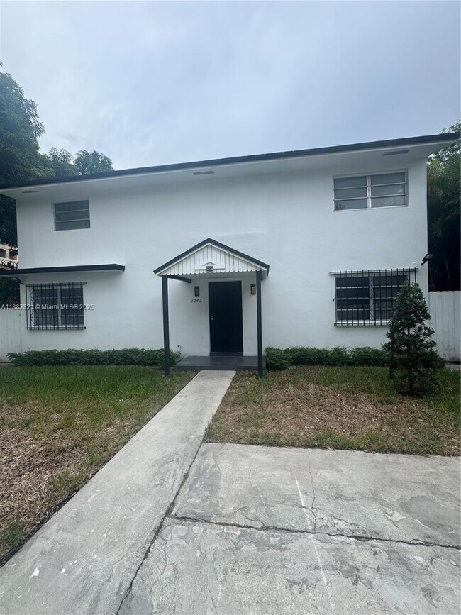 Building Photo - 3240 SW 22nd Terrace