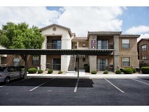 Building Photo - Cozy 1 Bedroom Condo in SW