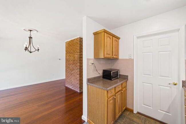 Building Photo - 7406 Blackford St
