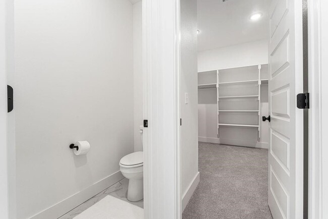 Building Photo - 4108 W Olive St