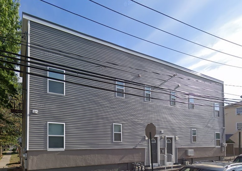 Building Photo - 558-562-562 Court St