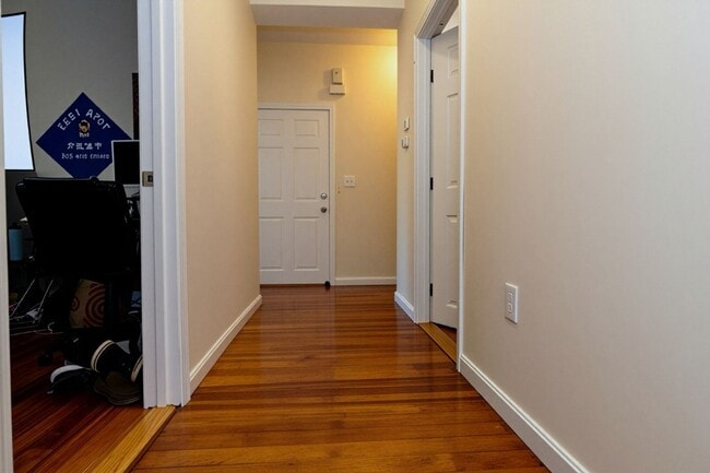 Building Photo - 53 Brackett St