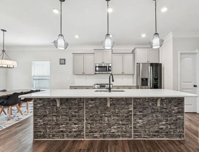 Building Photo - Spacious 4BR House in Raleigh