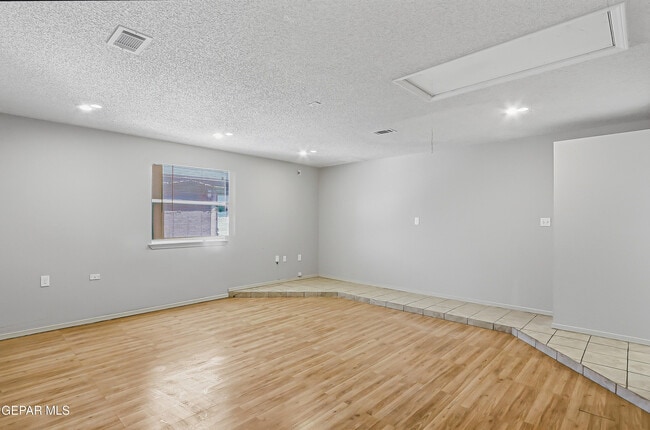 Building Photo - 12353 Tierra Apache Rd