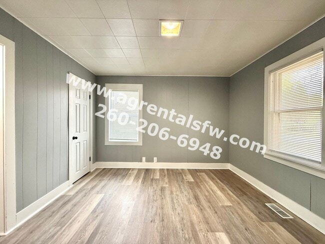 Building Photo - 1 Bedroom House