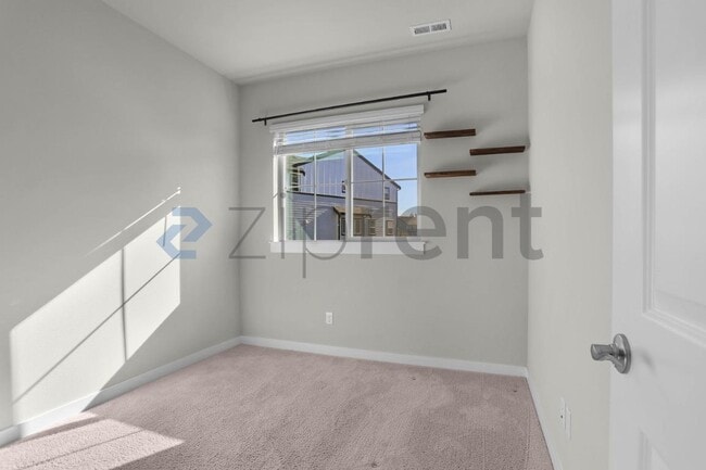 Building Photo - 1621 Seattle Hill Rd