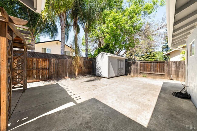 Building Photo - 436 Corte Lagos