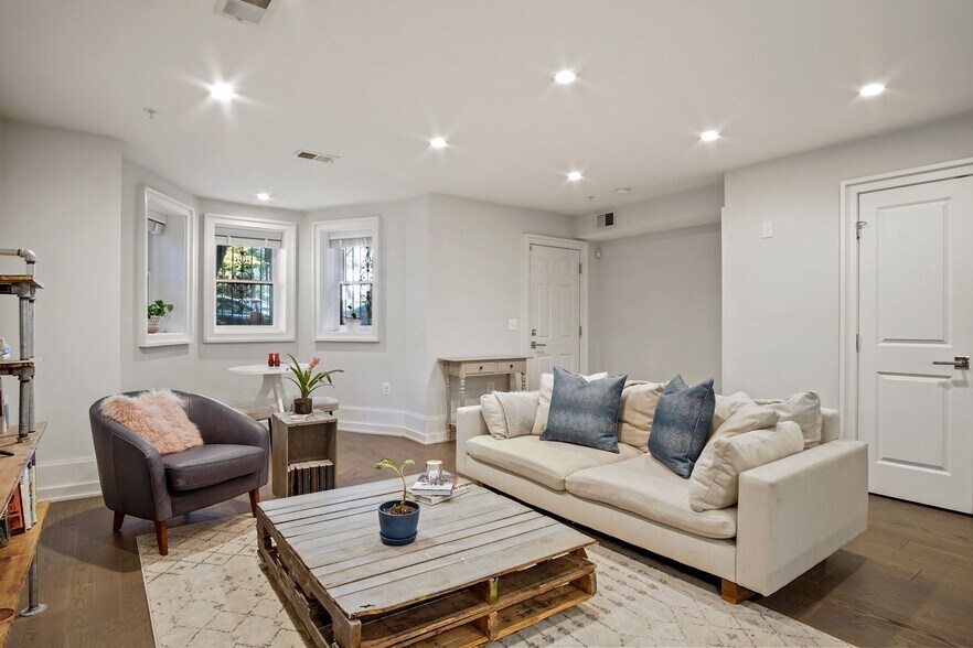 Building Photo - 1506 Q St NW